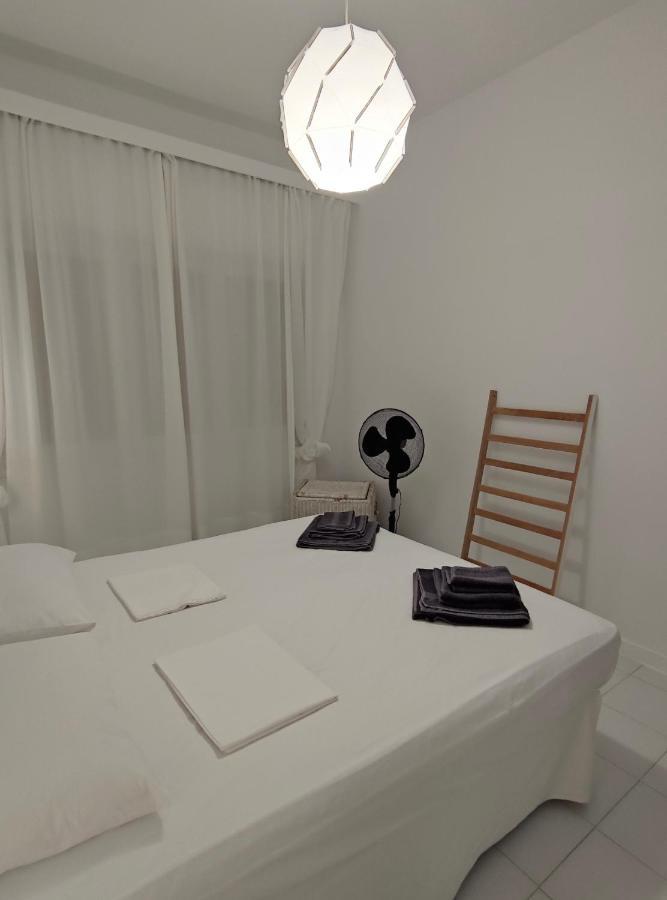 Cozy Seaview Apartment Szíviri Kültér fotó