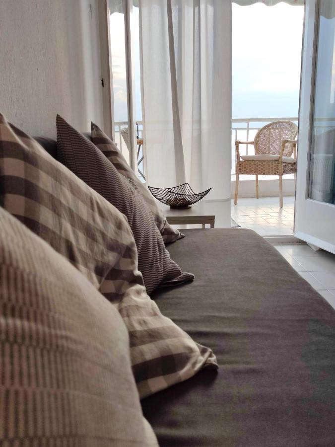 Cozy Seaview Apartment Szíviri Kültér fotó